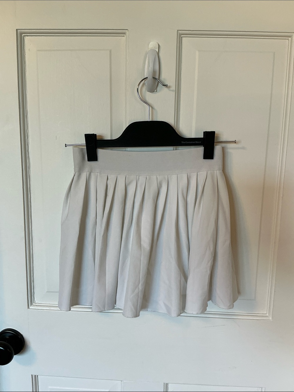 Women’s pleated skirt